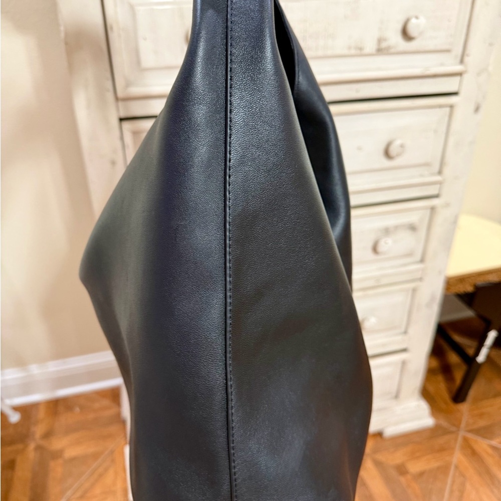 Steve Madden Black Slouchy Leather Shoulder Bag - Picture 7 of 11